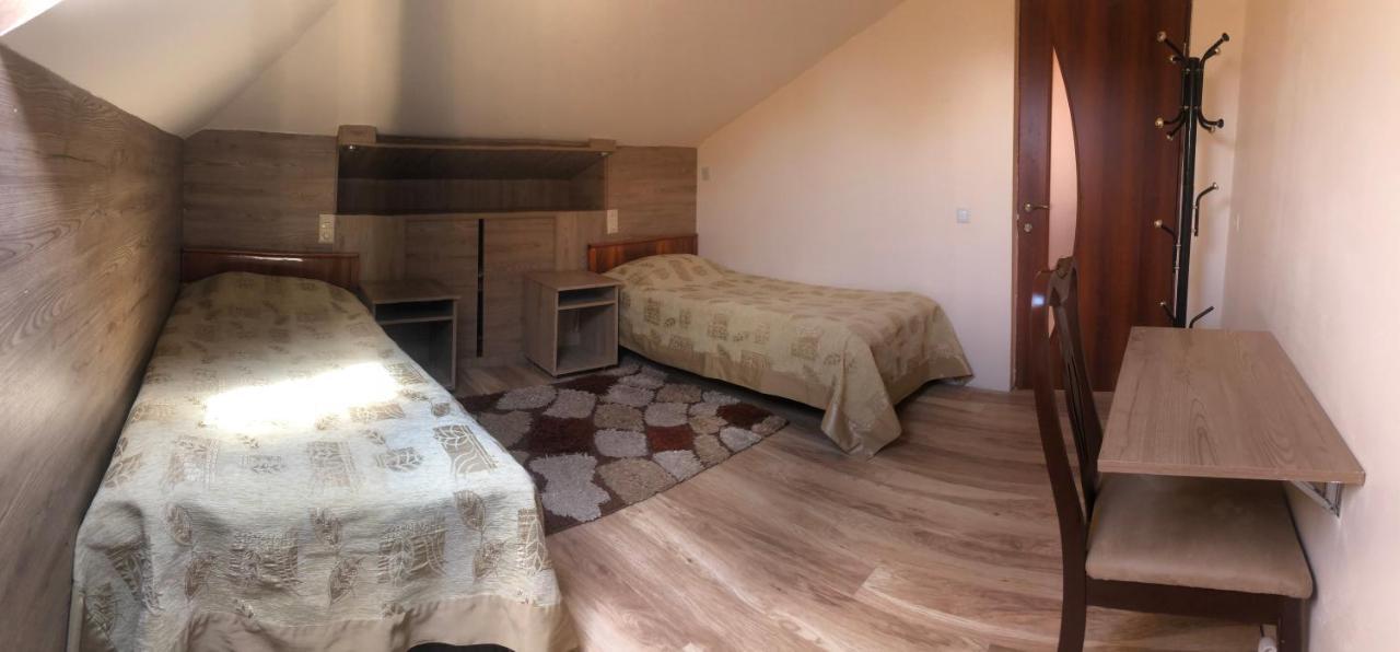 Bed and Breakfast Chez Yvette Garni Exterior foto