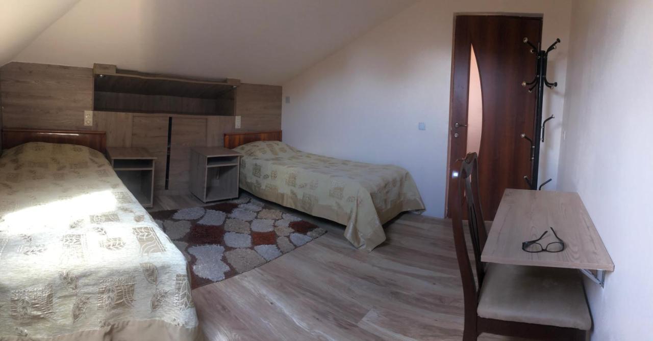 Bed and Breakfast Chez Yvette Garni Exterior foto