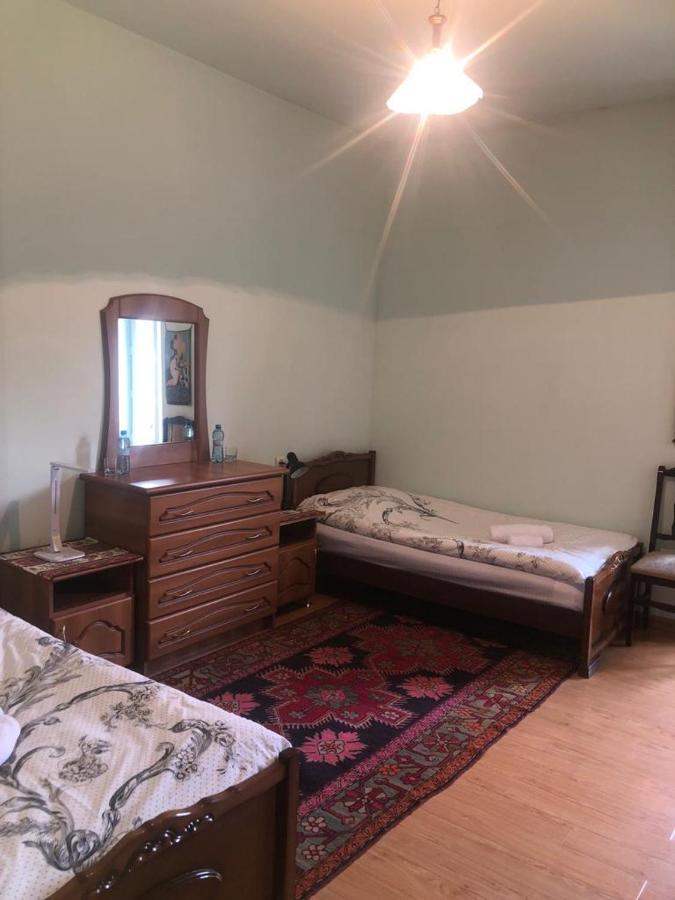 Bed and Breakfast Chez Yvette Garni Exterior foto