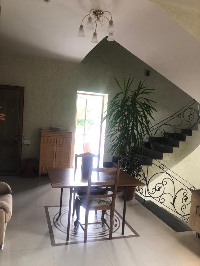 Bed and Breakfast Chez Yvette Garni Exterior foto