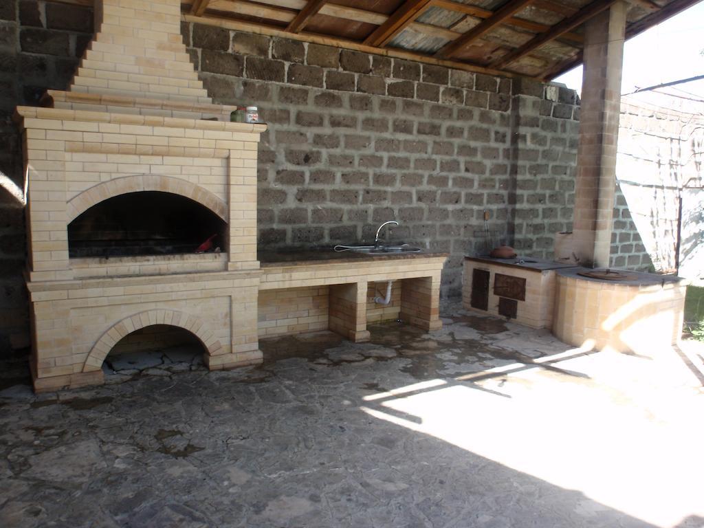 Bed and Breakfast Chez Yvette Garni Exterior foto