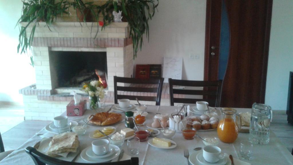 Bed and Breakfast Chez Yvette Garni Exterior foto